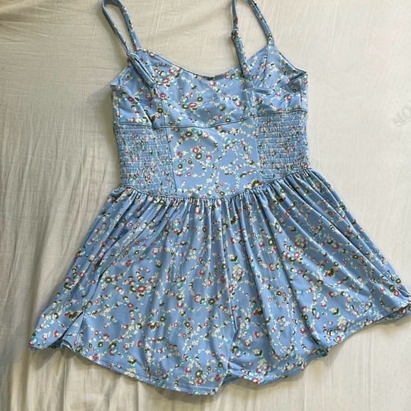 NEW cute floral romper - Picture 8 of 9